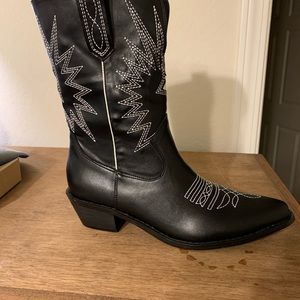 Shein black cowgirl boots. Never worn.